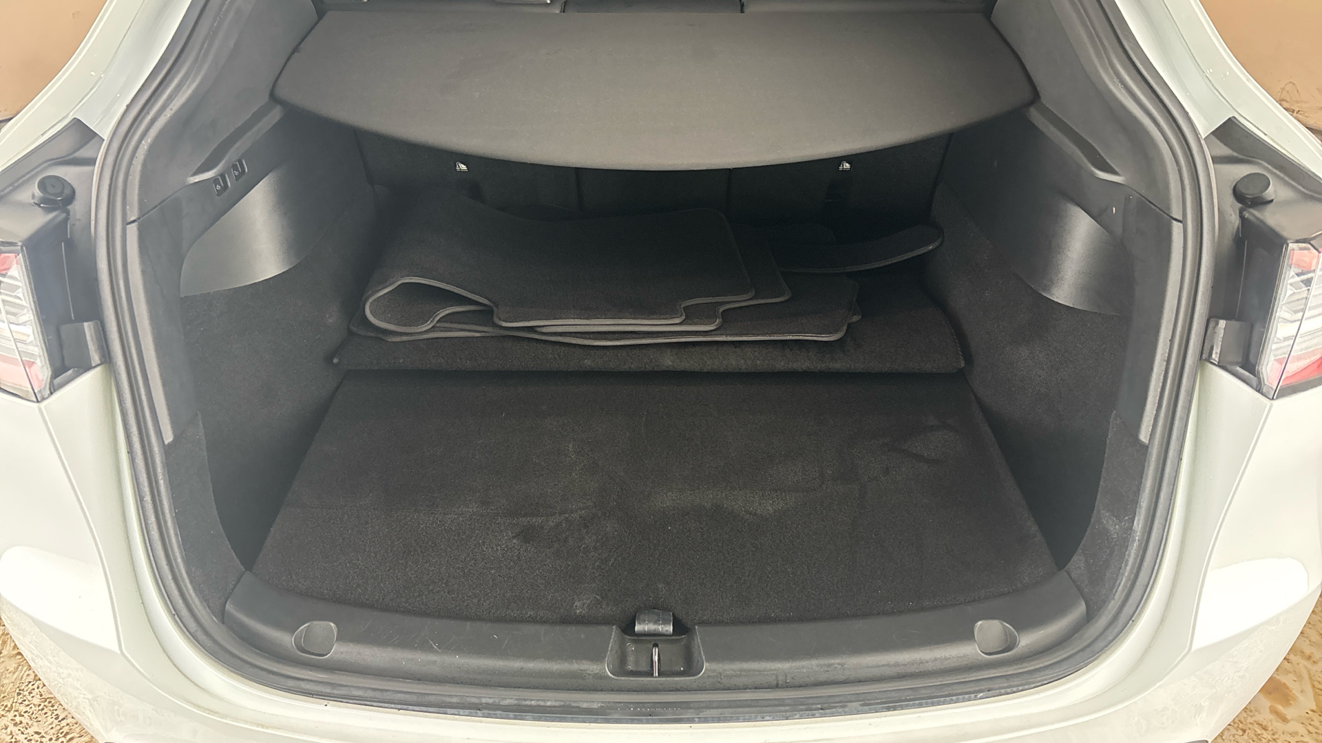 4049524 Long Range AWD 5dr Auto