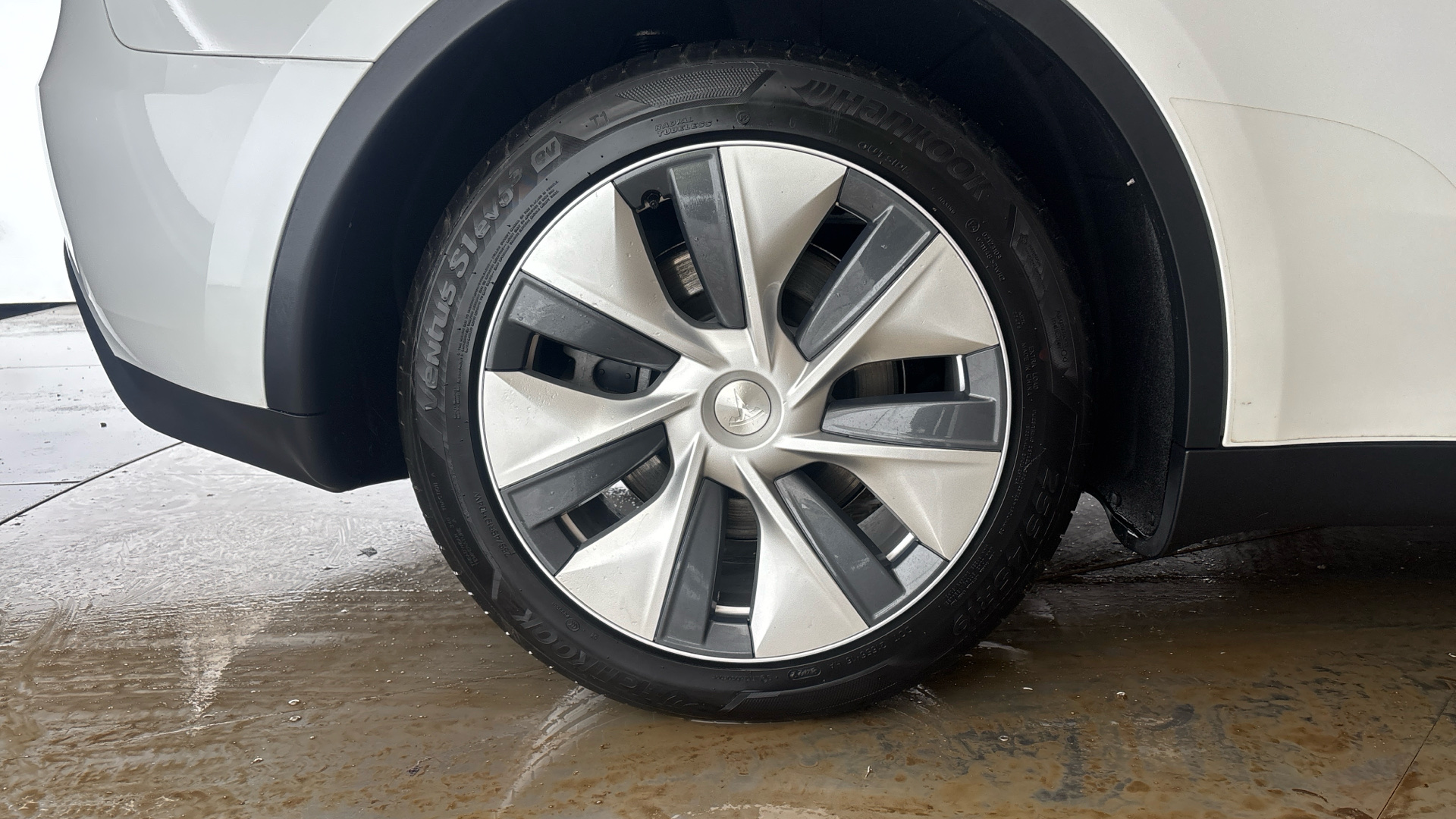 4049524 Long Range AWD 5dr Auto