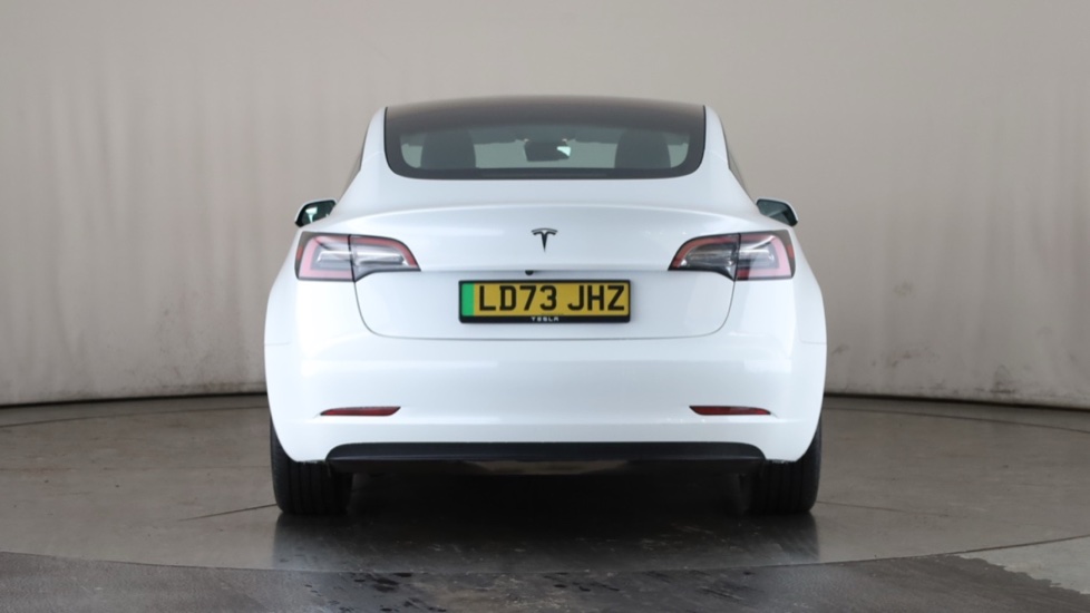Tesla Model 3 Image 4