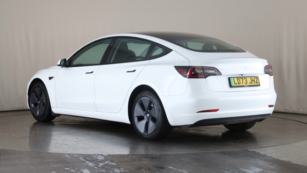 Tesla Model 3 Image 3