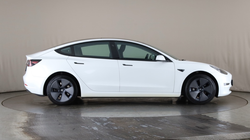 Tesla Model 3 Image 6