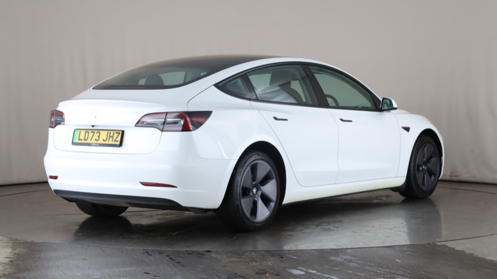 Tesla Model 3 Image 5