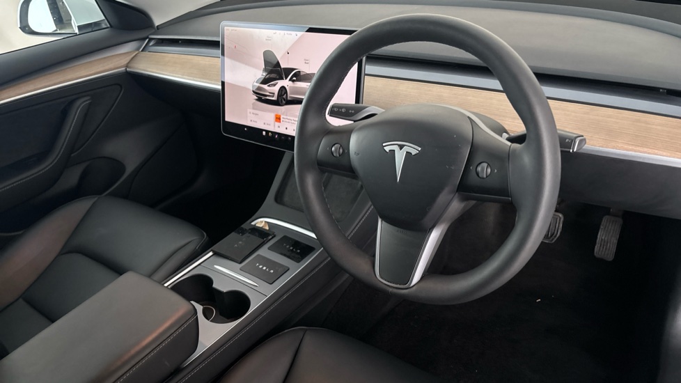 Tesla Model 3 Image 9