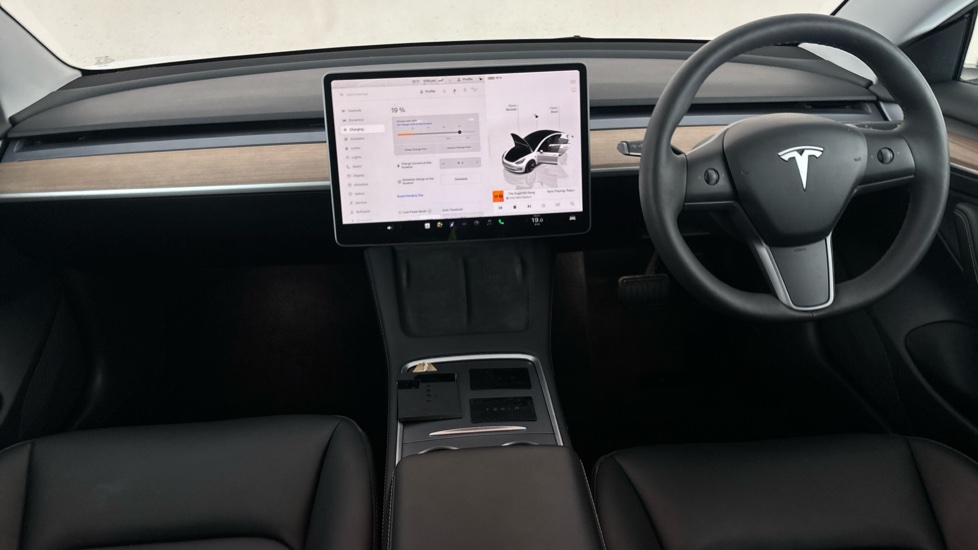 Tesla Model 3 Image 11