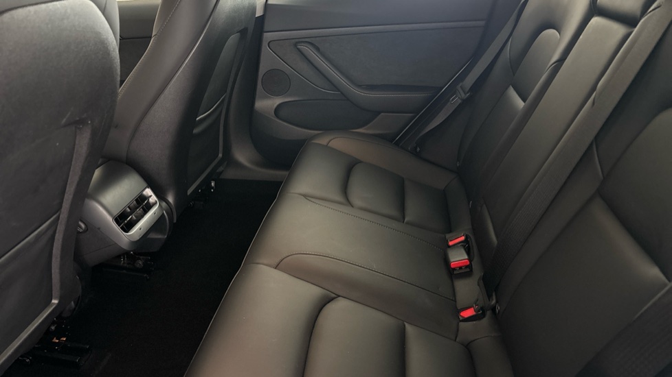 Tesla Model 3 Image 14