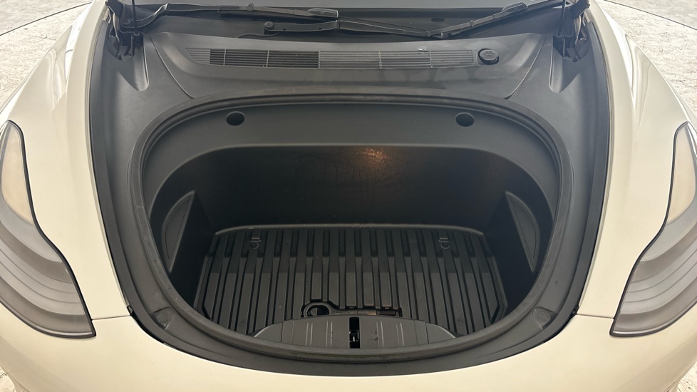 Tesla Model 3 Image 16