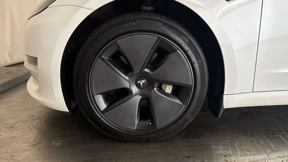 Tesla Model 3 Image 17