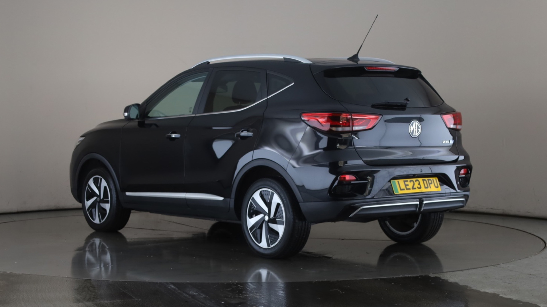 115kW Trophy EV Long Range 73kWh 5dr Auto
