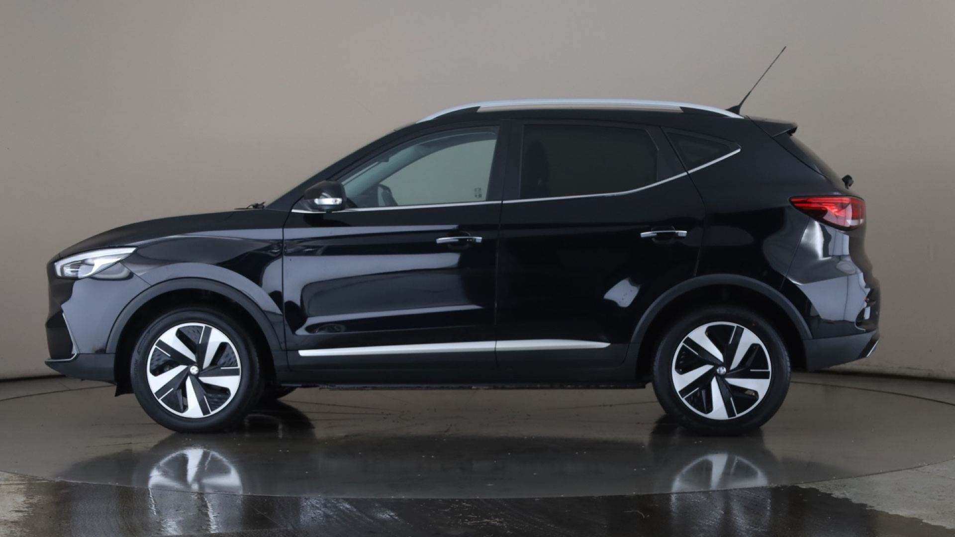 115kW Trophy EV Long Range 73kWh 5dr Auto