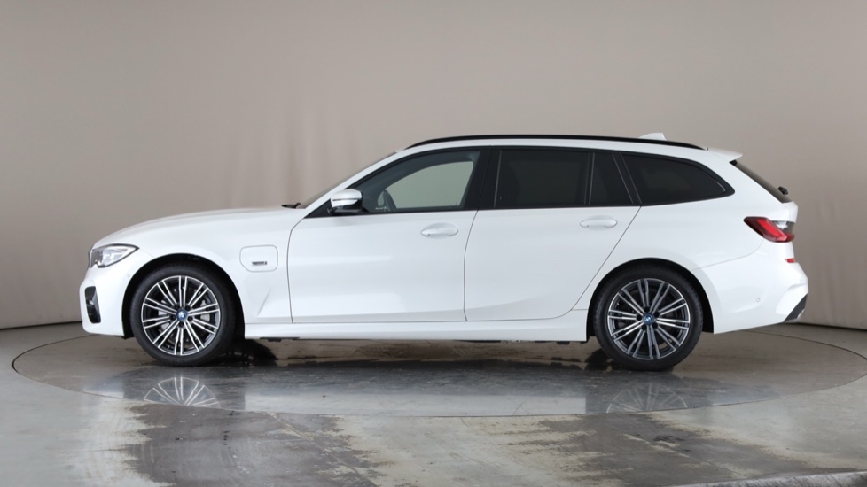 BMW 3 SERIES Image 2