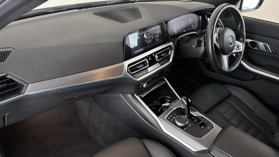 BMW 3 SERIES Image 10