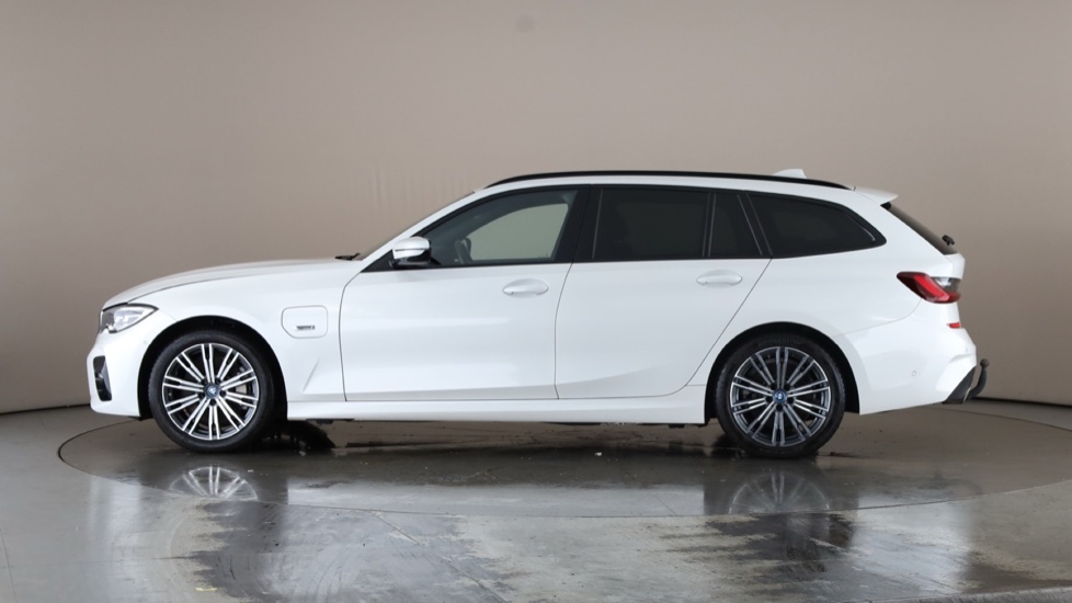BMW 3 SERIES Image 2