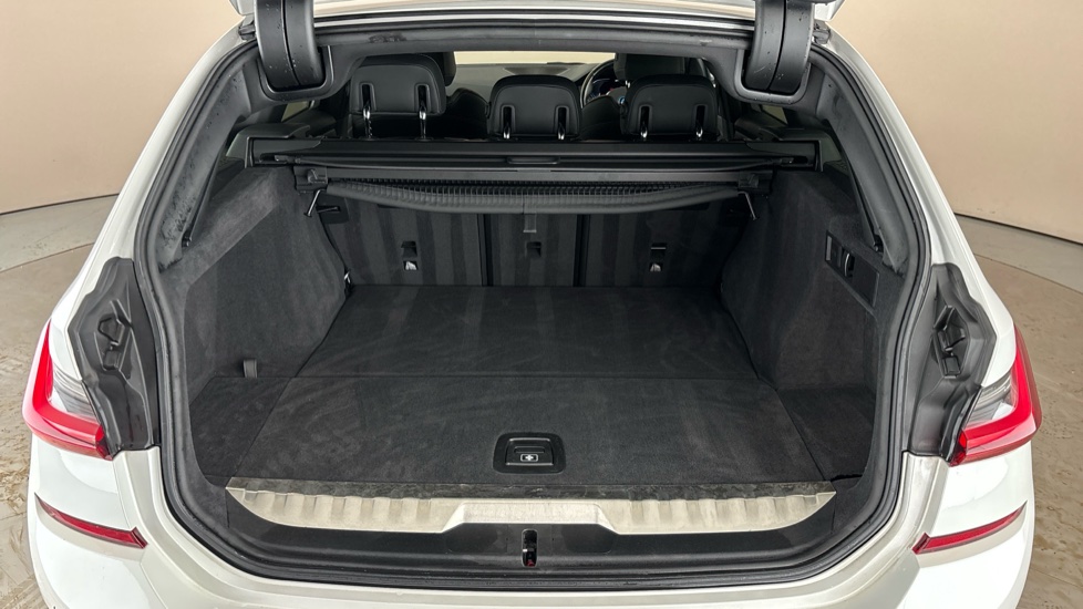 BMW 3 SERIES Image 15