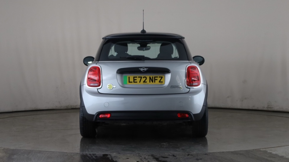 MINI HATCHBACK Image 4
