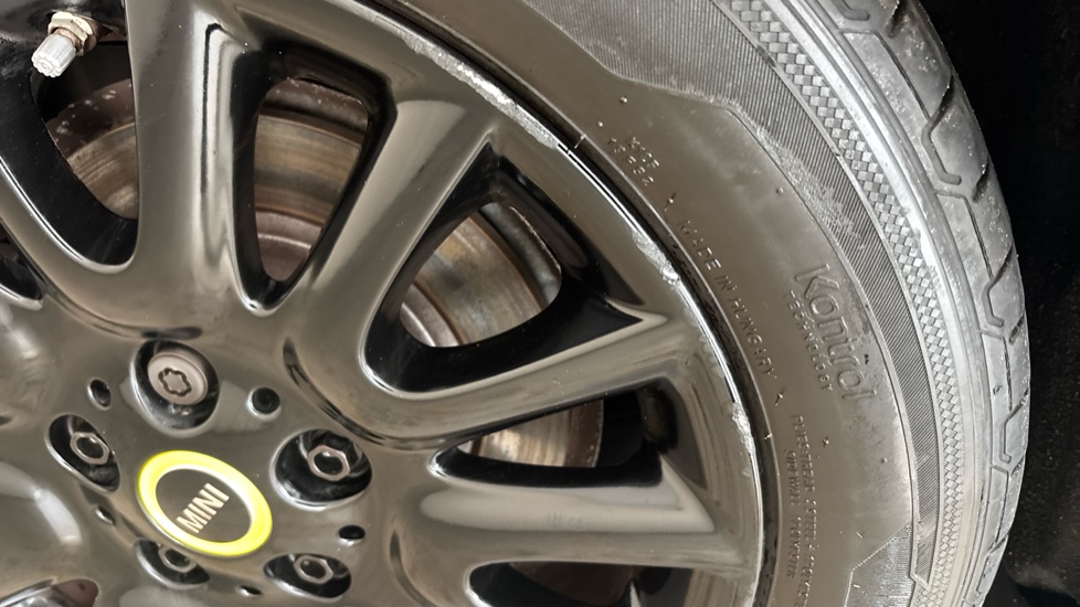 MINI HATCHBACK Scuff