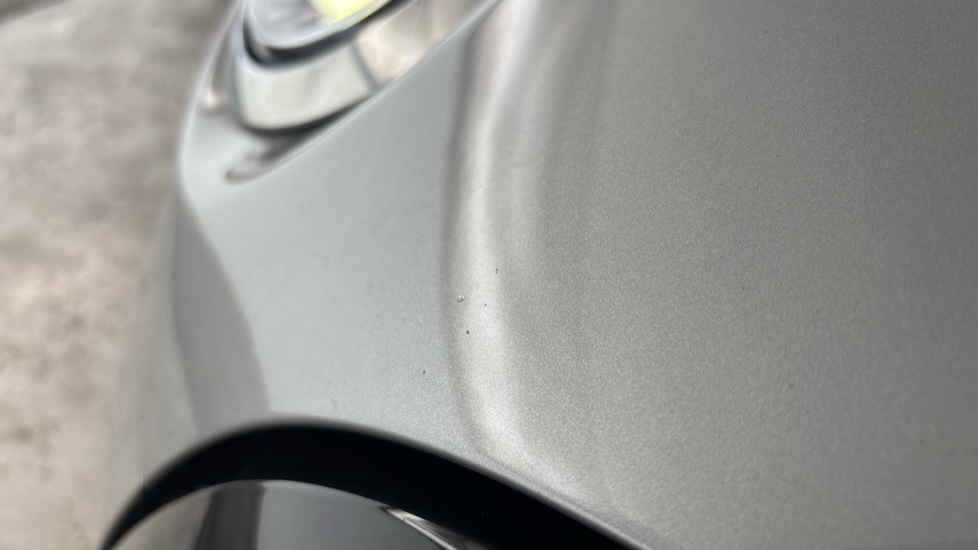 MINI HATCHBACK Multiple chips