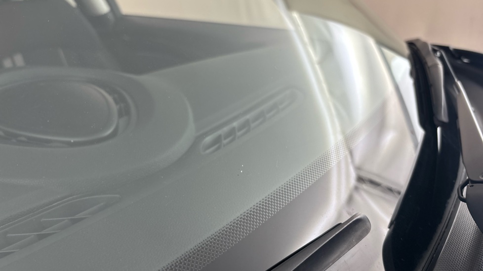 MINI HATCHBACK Multiple chips