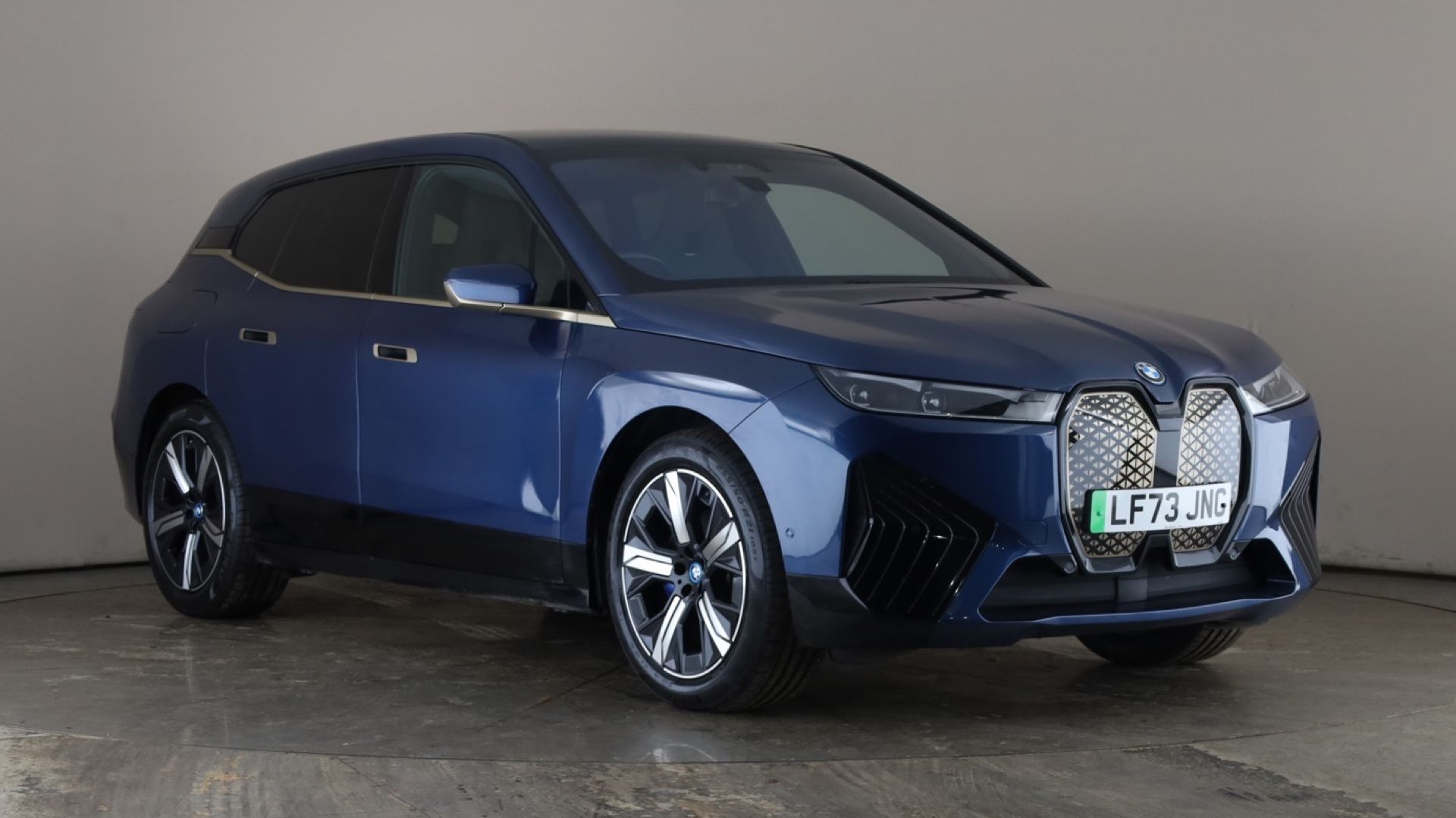 4027720 240kW xDrive40 M Sport 76.6kWh 5dr Auto [Sky]