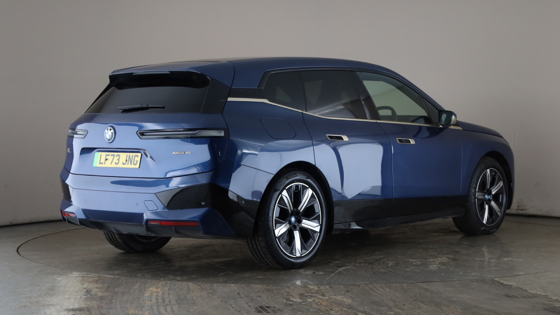 4027720 240kW xDrive40 M Sport 76.6kWh 5dr Auto [Sky]