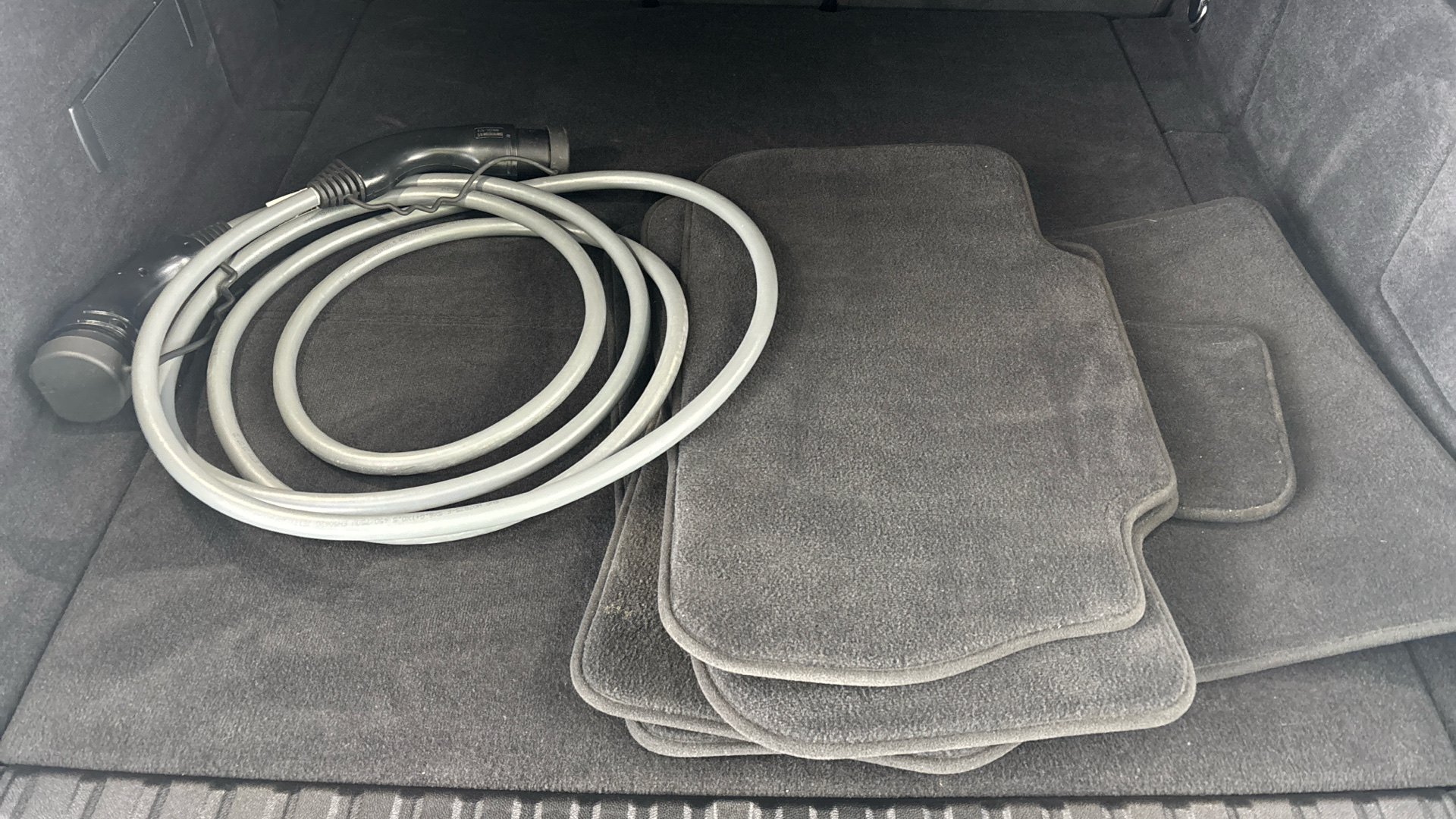 4027720 240kW xDrive40 M Sport 76.6kWh 5dr Auto [Sky]