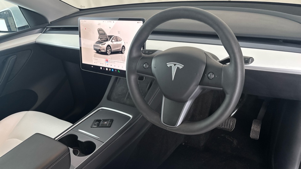 TESLA MODEL Y Image 9