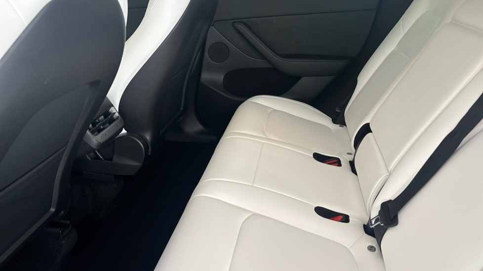 TESLA MODEL Y Image 14