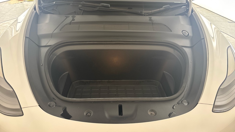 TESLA MODEL Y Image 16