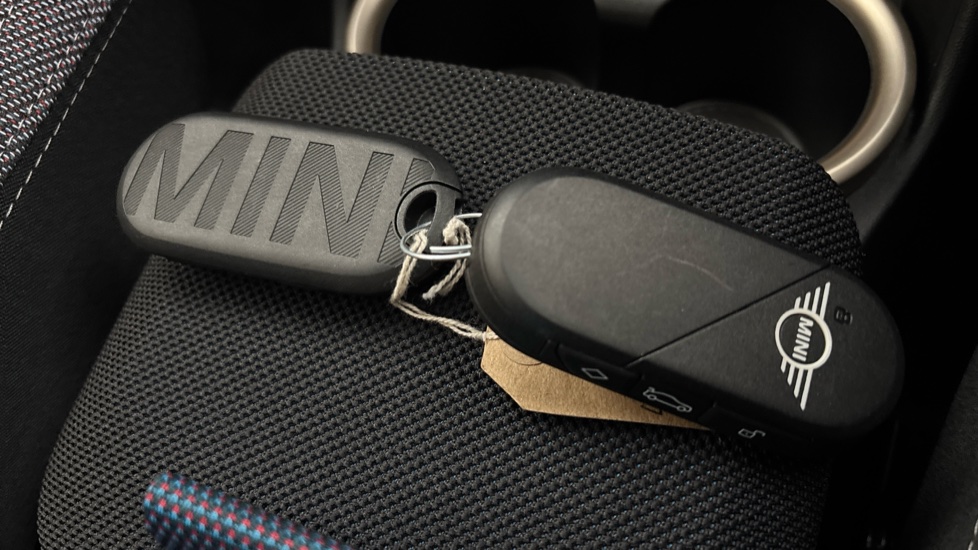 MINI COUNTRYMAN 2 keys