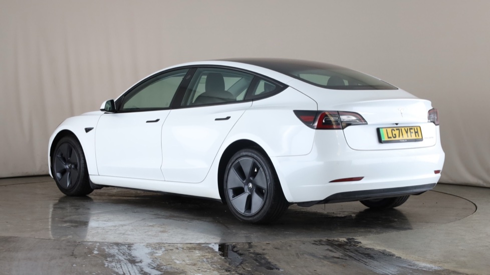 TESLA MODEL 3 Image 3