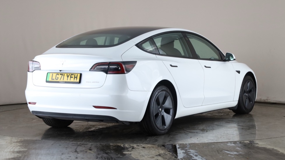 TESLA MODEL 3 Image 5