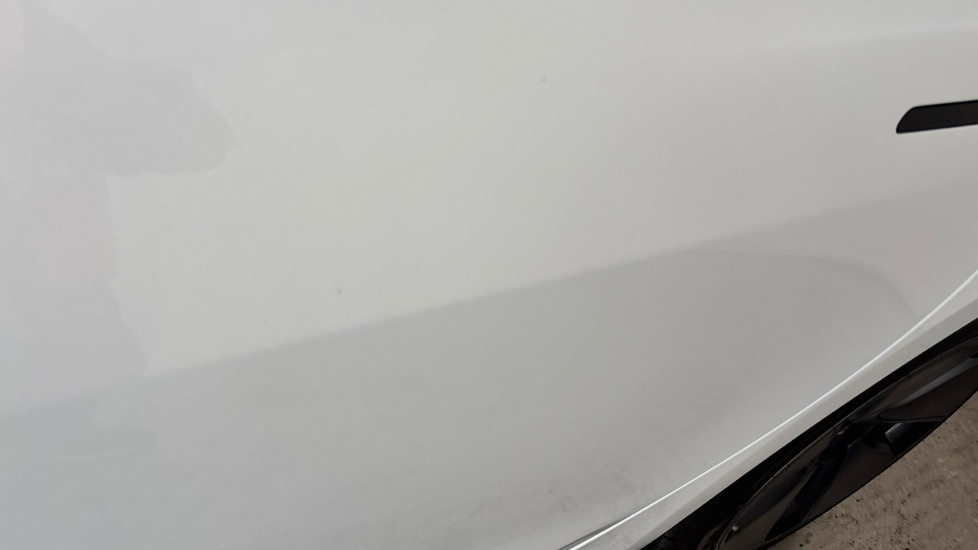 TESLA MODEL 3 dent