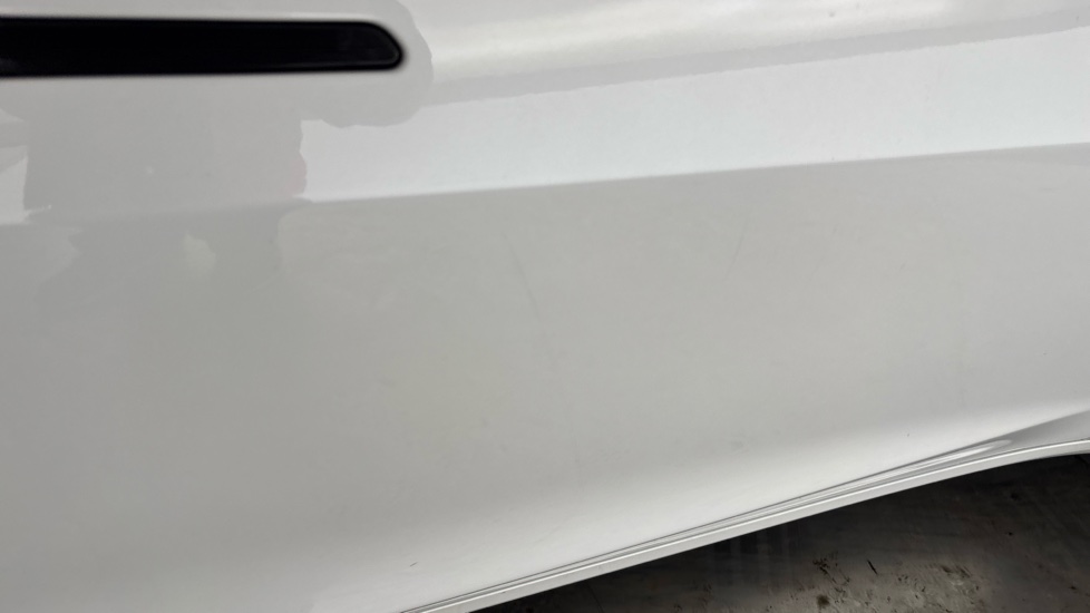 TESLA MODEL 3 dent