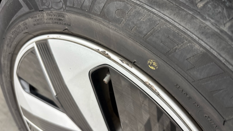 MG ZS Scuff