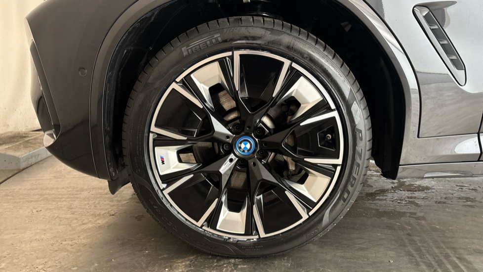 BMW iX3 Image 17