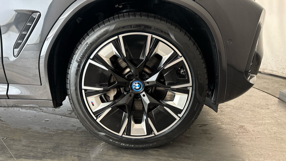 BMW iX3 Image 20
