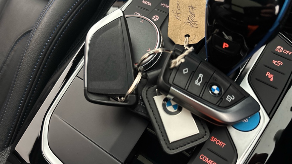 BMW iX3 2 keys