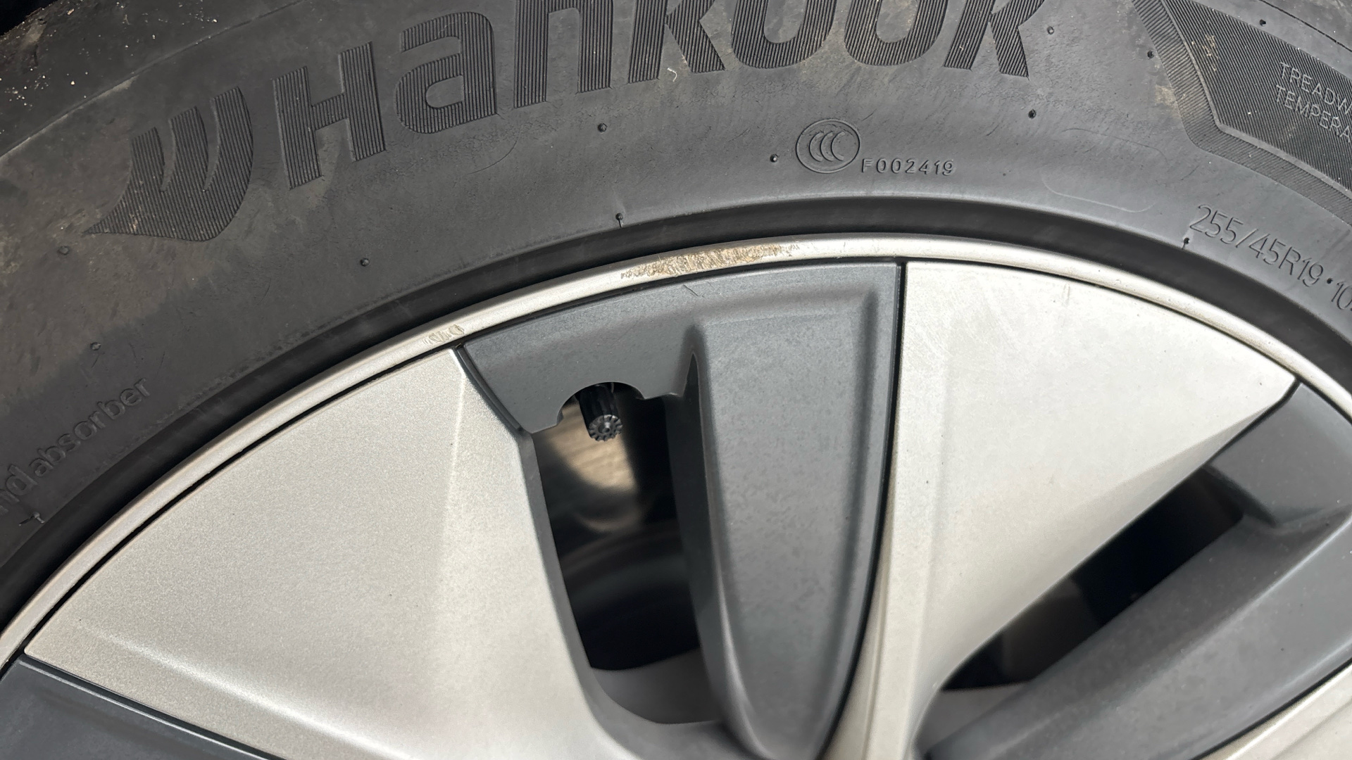 Tesla Model Y Long Range AWD 5dr Auto