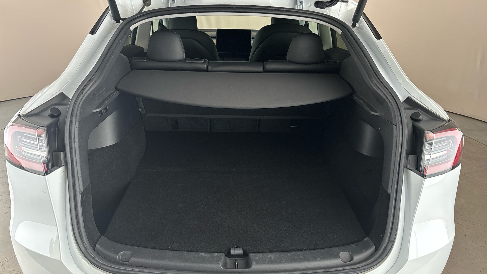 Tesla Model Y Long Range AWD 5dr Auto