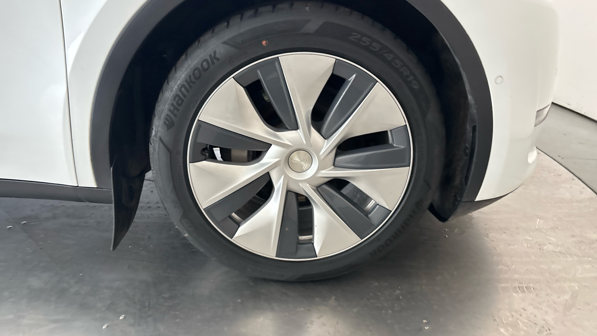 Tesla Model Y Long Range AWD 5dr Auto