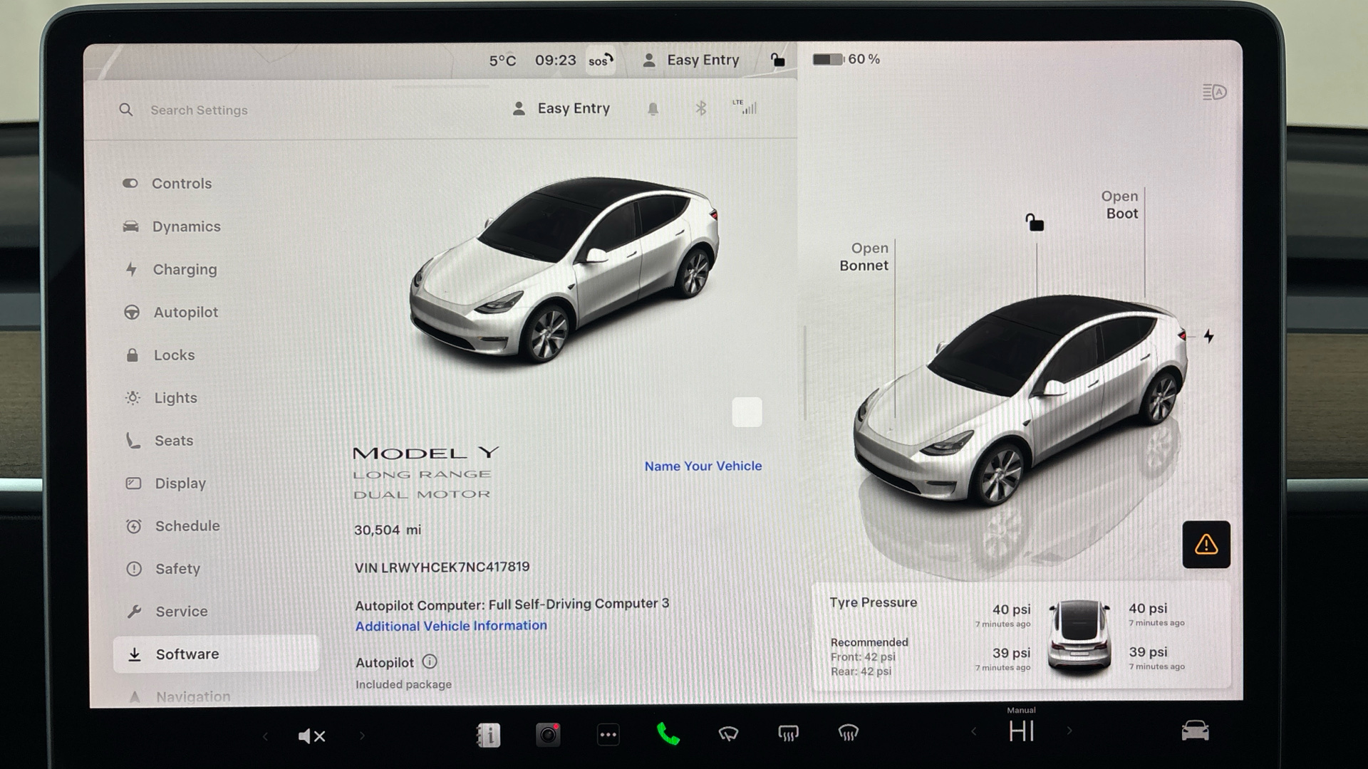 4049548 Long Range AWD 5dr Auto