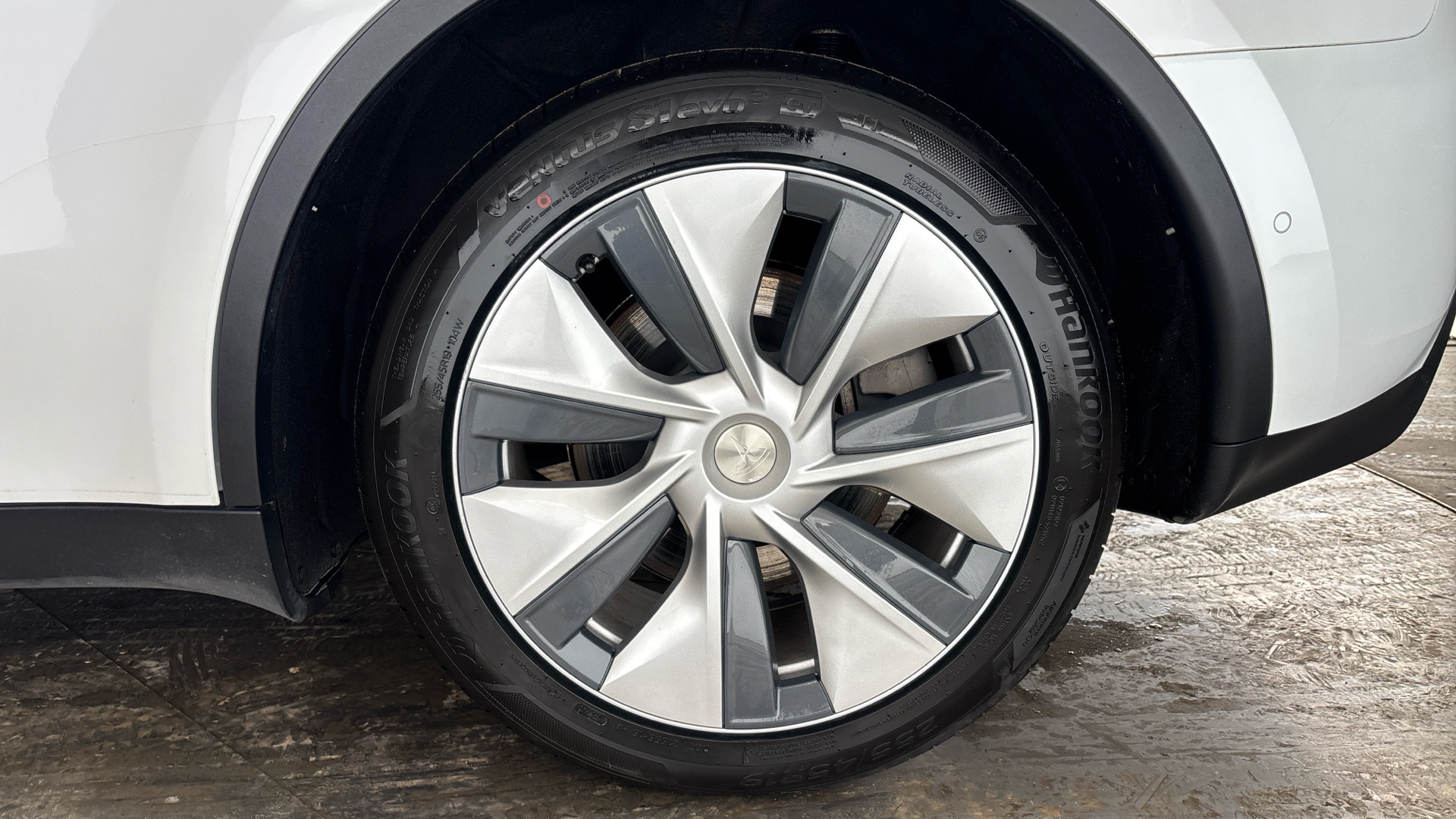 4049548 Long Range AWD 5dr Auto