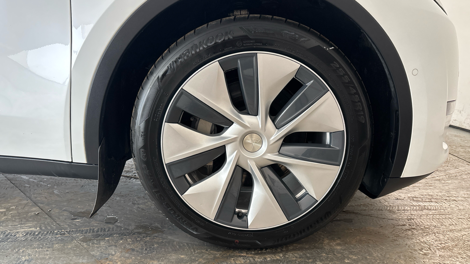 4049548 Long Range AWD 5dr Auto