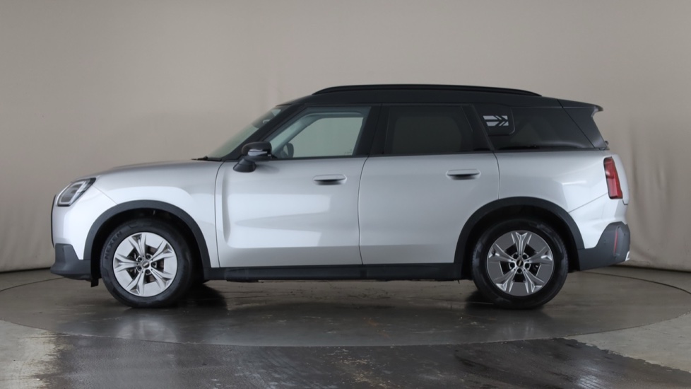 MINI COUNTRYMAN Image 2