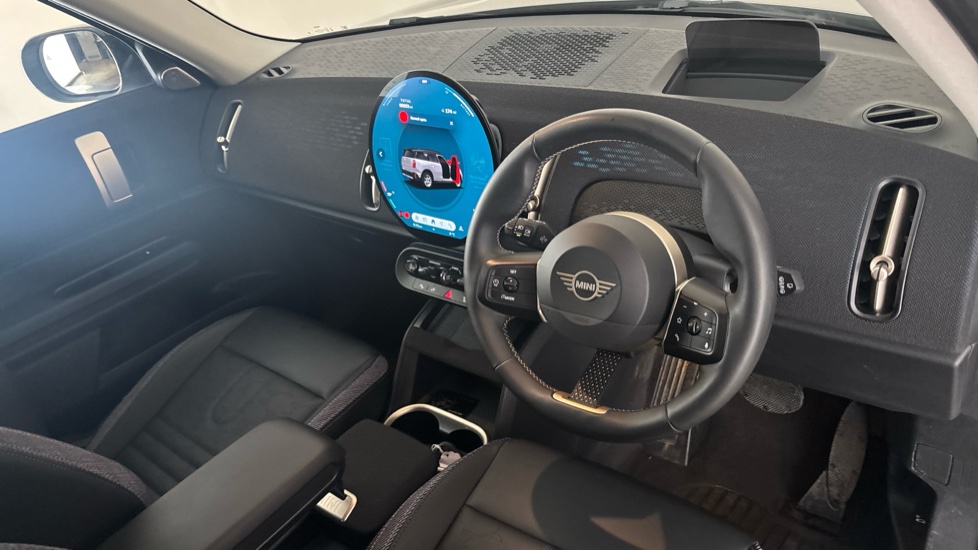 MINI COUNTRYMAN Image 9