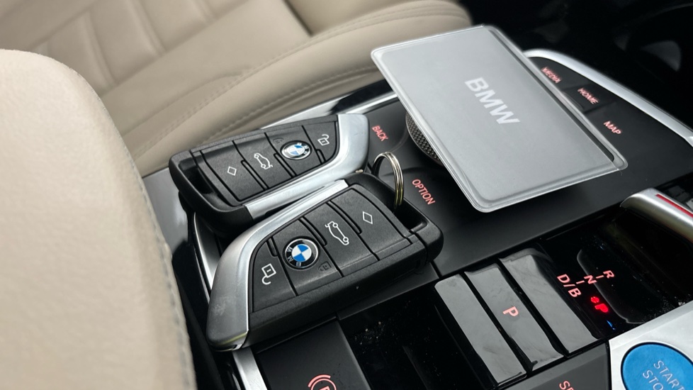 BMW iX3 2 keys 1 card key