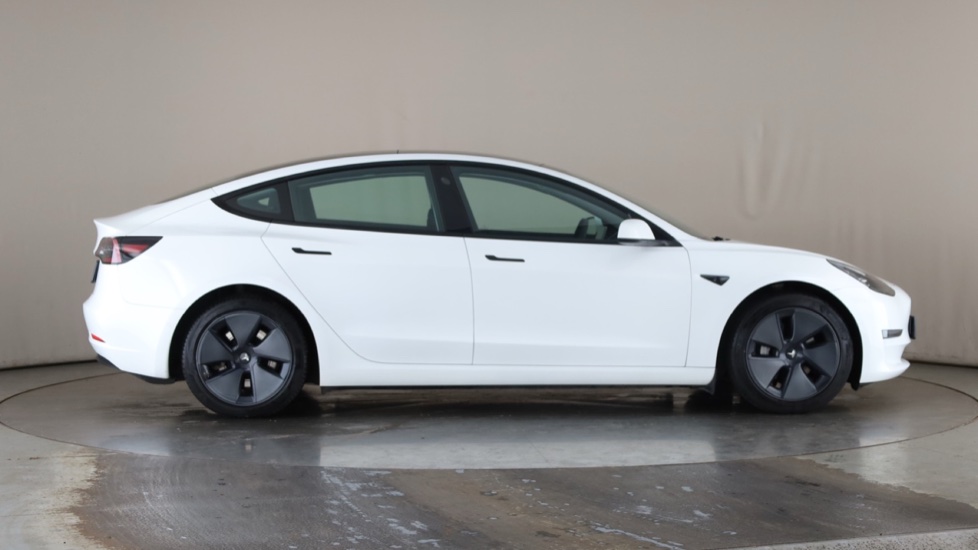 TESLA MODEL 3 Image 6