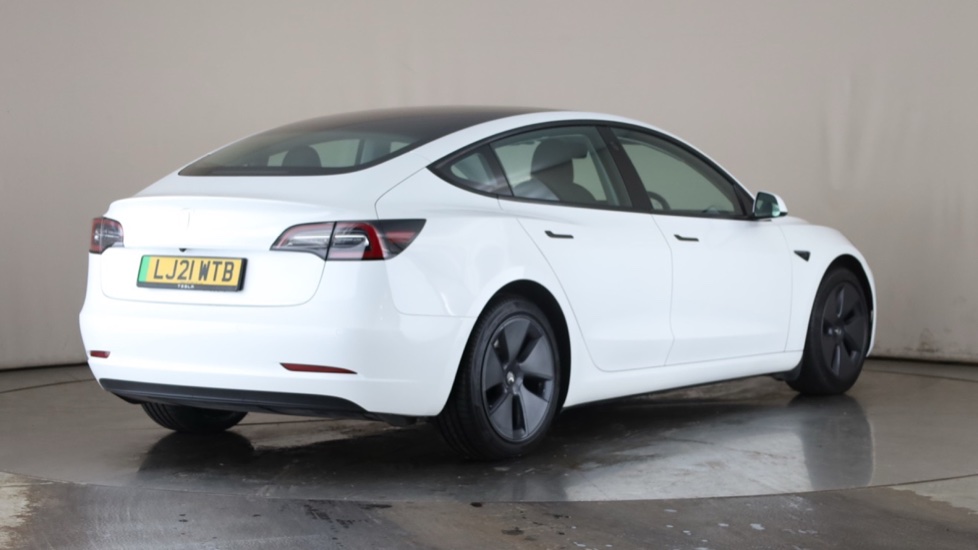 TESLA MODEL 3 Image 5