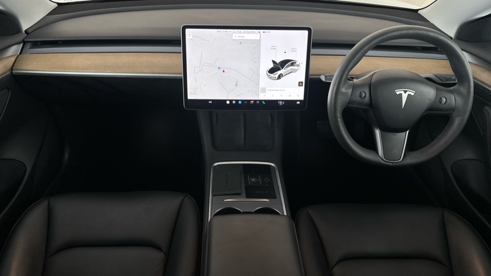 TESLA MODEL 3 Image 11