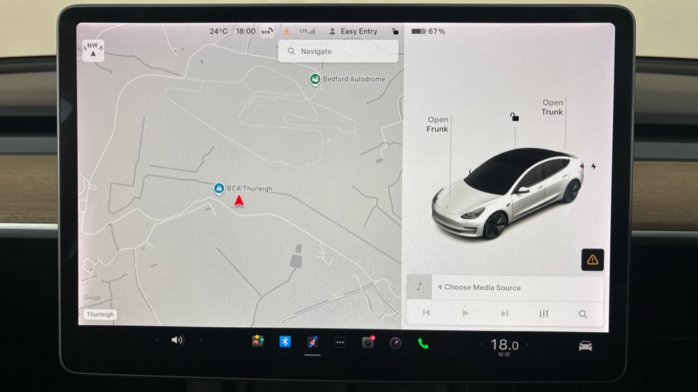 TESLA MODEL 3 Image 12