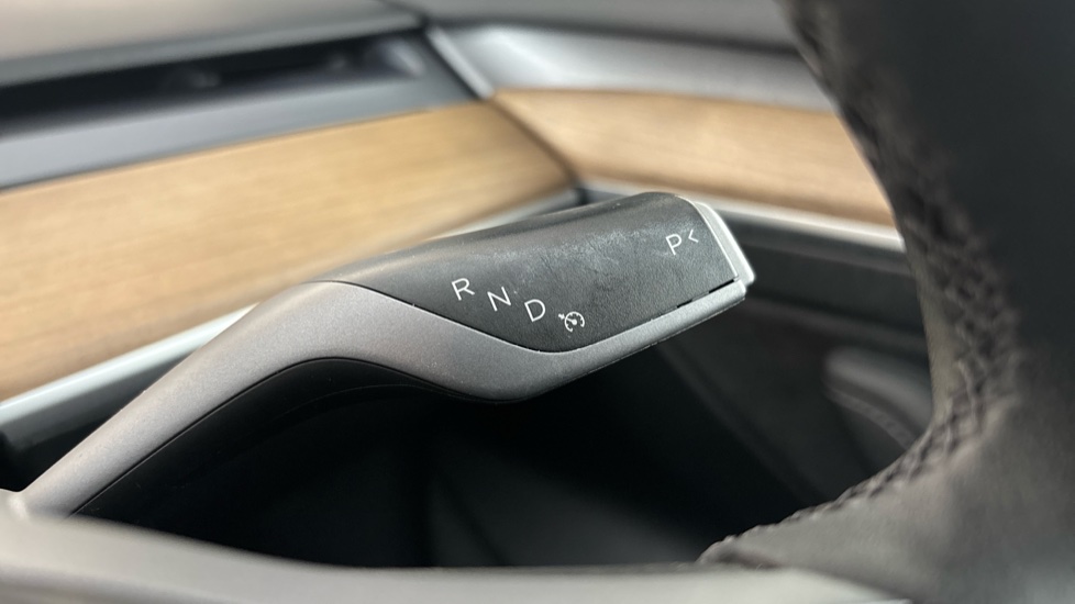 TESLA MODEL 3 Cruise control